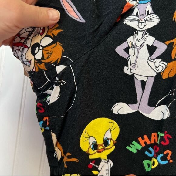 Women’s Looney Tunes Scrub Top What’s Up Doc? Taz Bugs Bunny Tweety Bird Sz 3xl - Picture 11 of 16